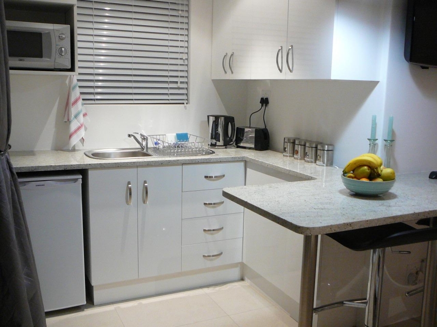 To Let 1 Bedroom Property for Rent in Summerstrand Eastern Cape